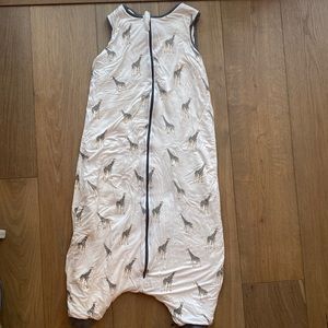 Kyte baby giraffe sleep bag walker. 4T. 1.0 TOG